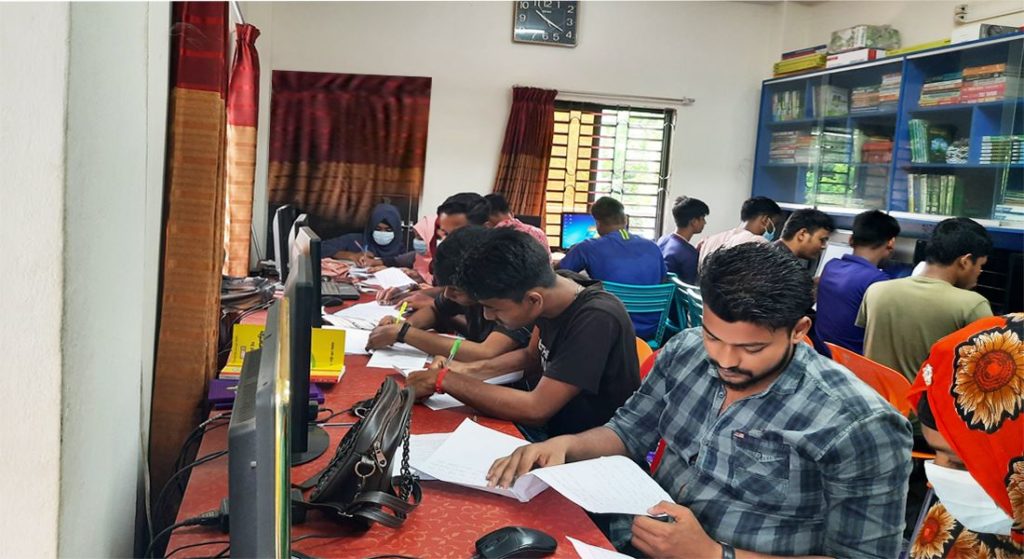 স্বনির্ভর কম্পিউটার রিটেন ক্লাস